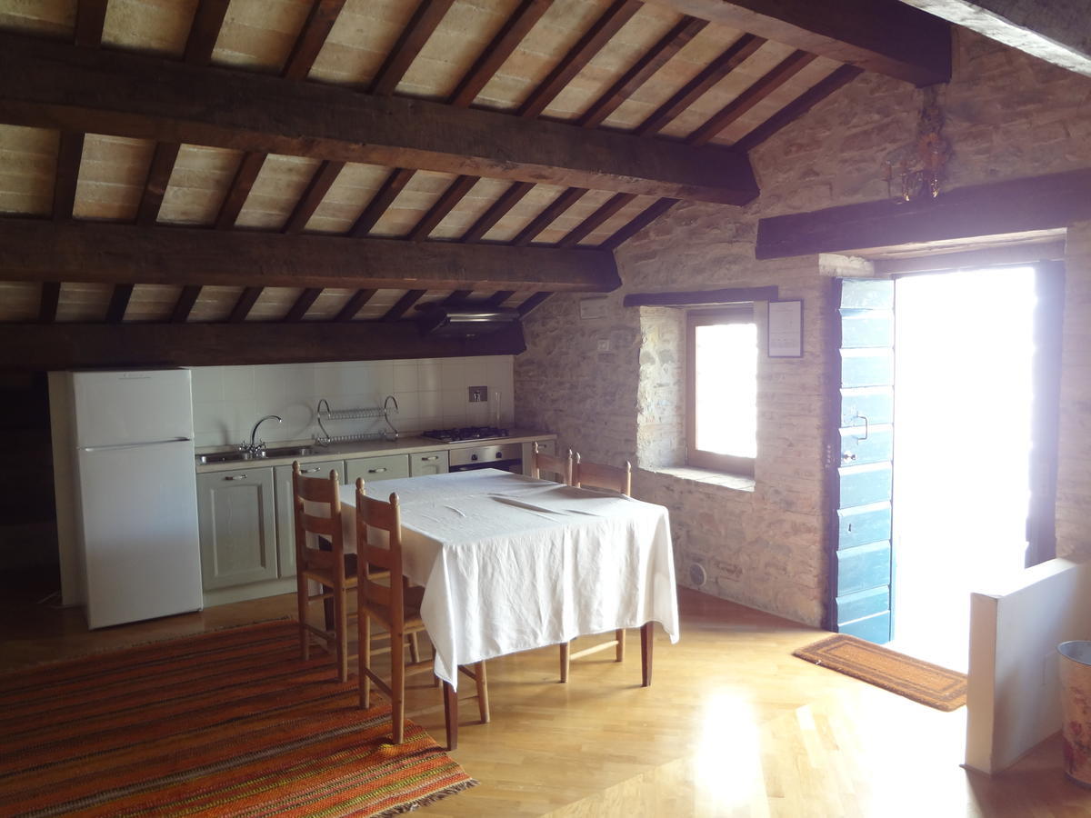 Castello Di Magrano Pensionat Carbonesca Eksteriør billede